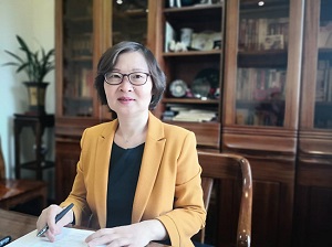 粟晓玲责任照.jpg